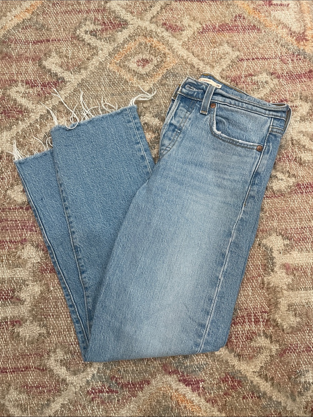 Levi's Medium Wash Wedgie Straight-Leg Jeans with Raw Fringe Hem size 26